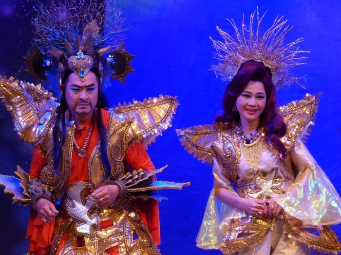 Hoàng Trinh và Tuấn Khôi trong vở “Sinbad đại chiến nàng tiên cá”
