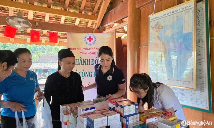 Hội Chữ thập đỏ tỉnh Nghệ An triển khai đồng loạt nhiều hoạt động tại huyện Anh Sơn. Ảnh: Thái Hiền