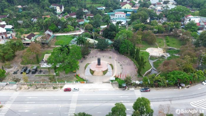 Toàn cảnh khuôn viên Di tích lịch sử Cột mốc số 0 - đường Hồ Chí Minh nhìn từ trên cao. Ảnh: Xuân Hoàng