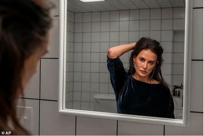 Demi Moore trong phim "The Substance"