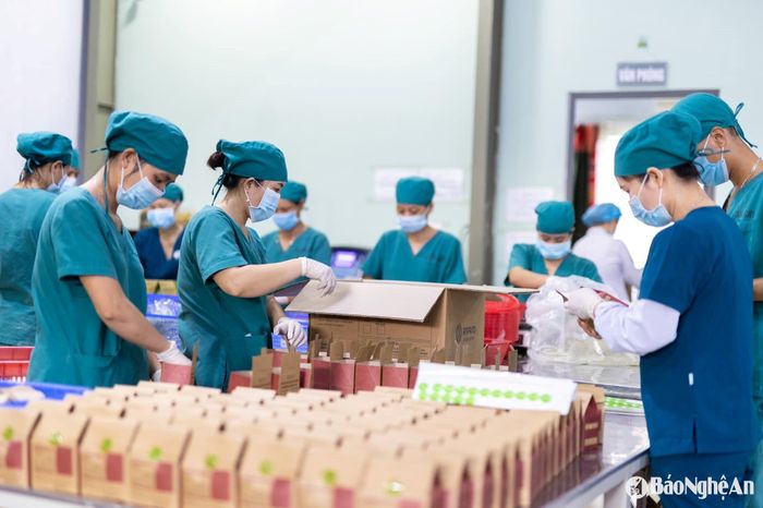 Với gần 750 sản phẩm OCOP được gắn sao, do đó, vấn đề lấy du lịch làm cầu nối lan tỏa giá trị bản địa cần được quan tâm, chú trọng. Ảnh: T.P