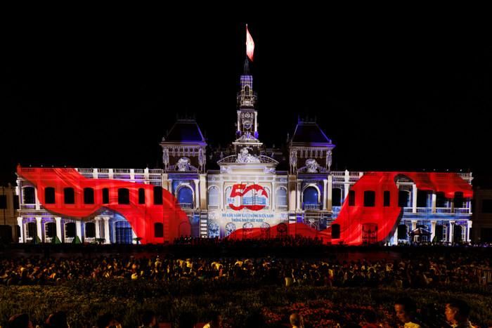 Lần đầu tiên, TP.HCM tổ chức trình chiếu 3D Mapping có sự tham gia của đại diện Việt Nam cùng các đội quốc tế gồm Pháp, Bỉ và Singapore. (Ảnh: BTC)