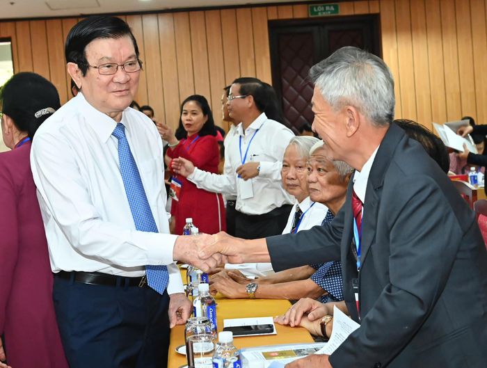  Nguyên Chủ tịch nước Trương Tấn Sang đến dự hội nghị 