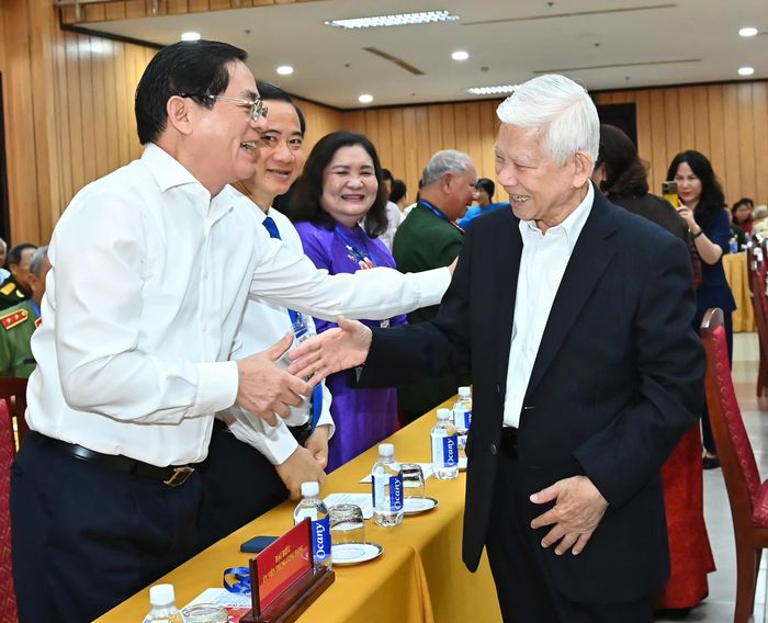  Nguyên Chủ tịch nước Nguyễn Minh Triết đến dự hội nghị 