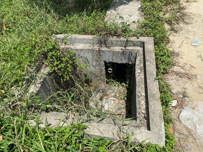 Dự án xuất hiện hàng loạt hố ga không có nắp đậy, gây nguy hiểm cho người dân đi qua khu vực dự án.