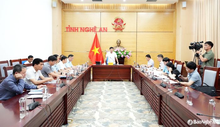 Toàn cảnh cuộc họp tại UBND tỉnh. Ảnh: Tiến Đông