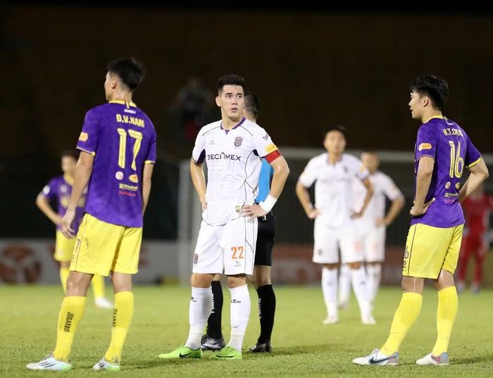 Vị trí của B.Bình Dương trên bảng xếp hạng V-League lúc này vẫn chưa thật sự đã an toàn. Ảnh: Tuấn Phạm