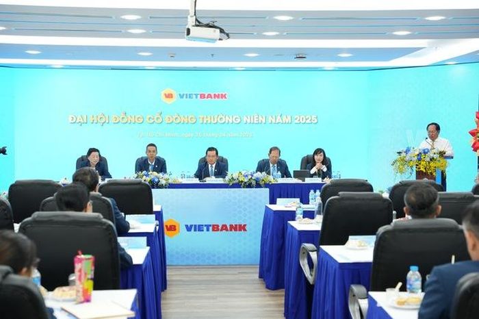 Toàn cảnh trực tuyến Đại hội đồng cổ đông thường niên 2025 Vietbank ngày 26/04/2025.