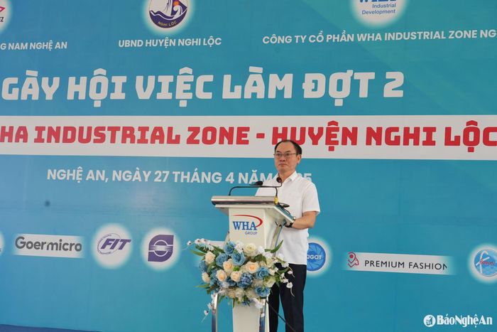 Đồng chí Lê Tiến Trị - Trưởng Ban quản lý Khu kinh tế Đông Nam phát biểu tại Ngày hội. Ảnh: Thanh Nga