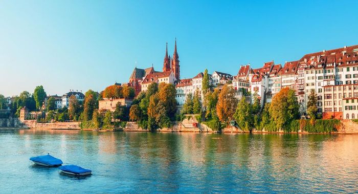 Basel không chỉ nổi tiếng với Eurovision mà còn là thành phố của nghệ thuật và văn hóa, với hơn 40 bảo tàng và lễ hội carnival lớn nhất Thụy Sĩ