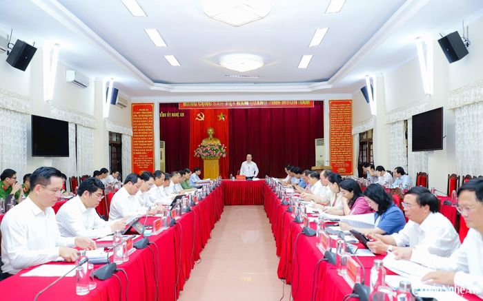 Ban Chỉ đạo về phát triển khoa học, công nghệ, đổi mới sáng tạo, chuyển đổi số, cải cách hành chính và Đề án 06 tỉnh họp để triển khai một số nội dung trọng tâm trong thời gian tới. Ảnh: Phạm Bằng