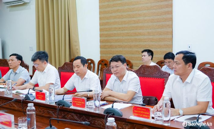 Các đồng chí đại diện lãnh đạo các ban Đảng tham dự hội nghị. Ảnh: Phạm Bằng