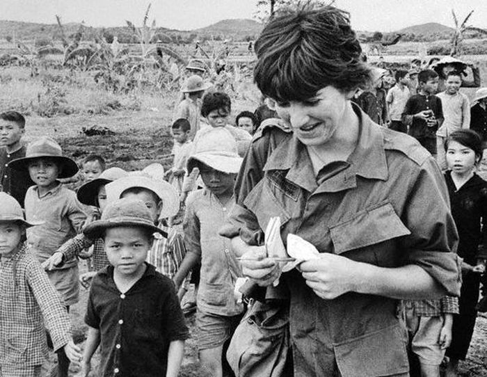 Phóng viên Kate Webb ở Việt Nam