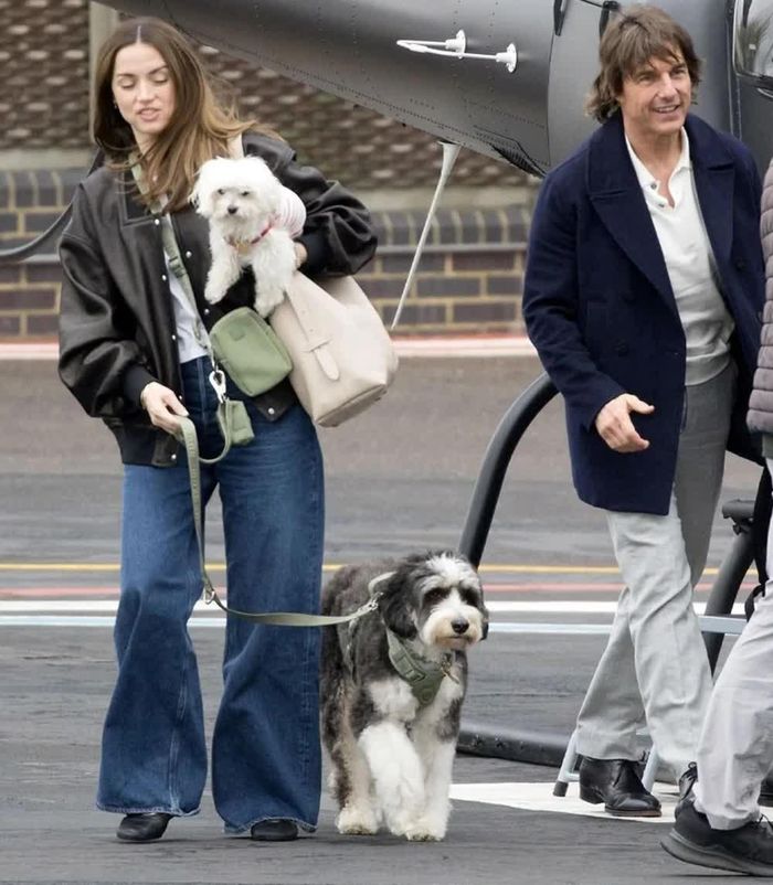 Tom Cruise và Ana De Armas cùng đáp trực thăng đến London