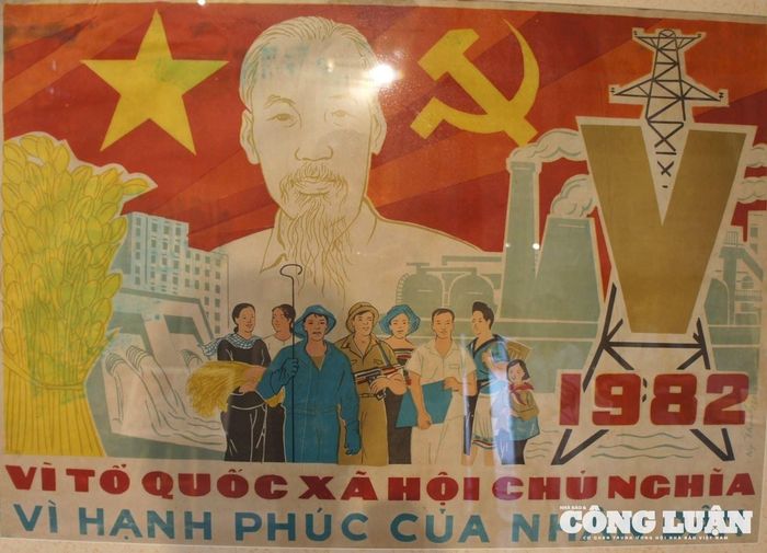 Tranh cổ động không chỉ dừng lại ở chức năng tuyên truyền trực quan mà còn trở thành một thể loại hội họa đặc sắc của nền mỹ thuật cách mạng