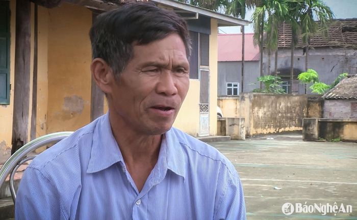 Ông Lê Văn Kỳ - Anh trai liệt sĩ Lê Văn Kiệm kể về niềm vui khi gặp lại người người em trai sau nhiều năm xa cách. Ảnh: Trọng Kiên