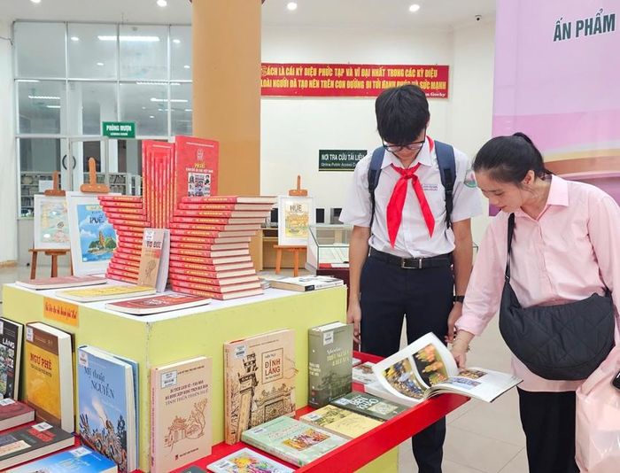 Đọc sách giúp mọi người như có một hành trình quay ngược với thời gian 