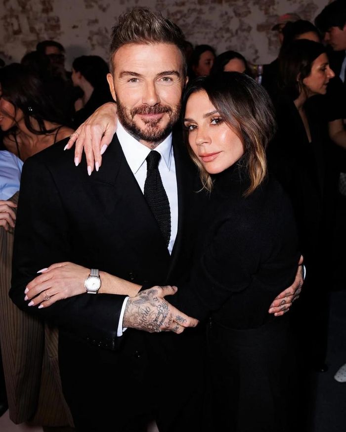 David Beckham là một cựu cầu thủ bóng đá chuyên nghiệp người Anh