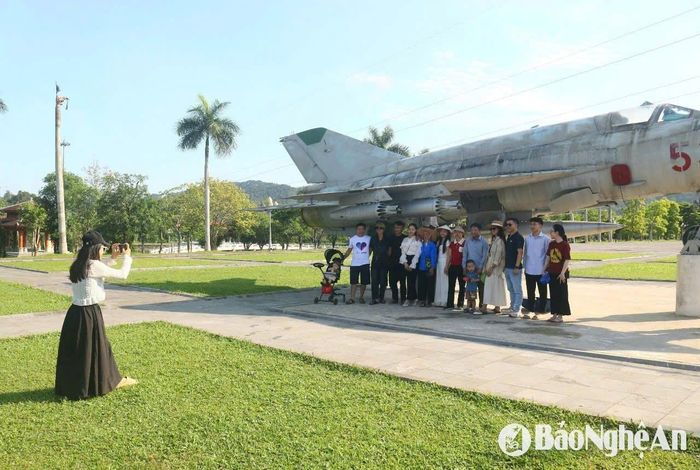 Chiến tranh đã đi qua, Truông Bồn - "tọa độ lửa" năm xưa, Khu Di tích lịch sử Quốc gia hôm nay mãi là biểu tượng về sức mạnh quật cường, dũng cảm của nhân dân ta trong sự nghiệp đấu tranh bảo vệ Tổ quốc. Ảnh: Huy Thư