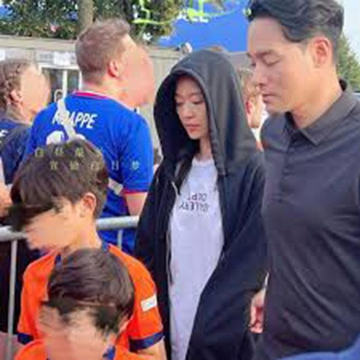 Gia đình Jun Ji Hyun đi xem World Cup năm 2024 ở Đức
