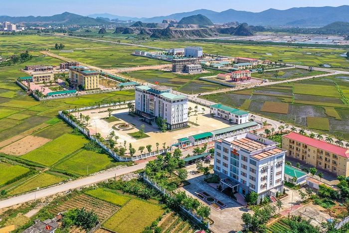 Một góc trung tâm thị xã Hoàng Mai. Ảnh tư liệu