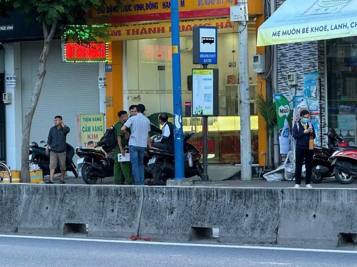 Công an có mặt tại hiện trường.