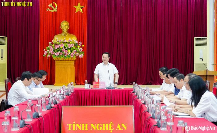 Đồng chí Nguyễn Đức Trung - Bí thư Tỉnh ủy, Trưởng Ban Chỉ đạo tỉnh chủ trì cuộc họp. Ảnh: Phạm Bằng