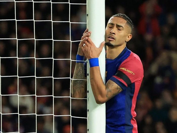 Raphinha từng trải qua giai đoạn khó khăn dưới thời Xavi.
