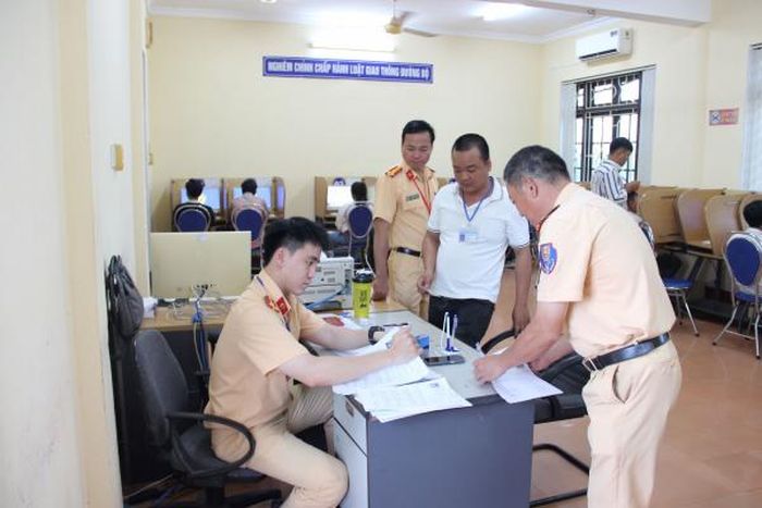 Kỳ sát hạch, cấp GPLX ô tô được Phòng CSGT Công an TP Huế tổ chức khoa học, chu đáo, đúng quy định.