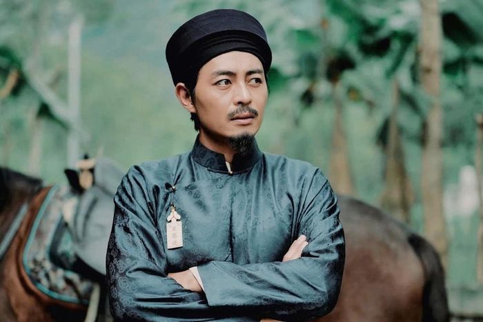Quốc Huy trong vai thám tử Kiên