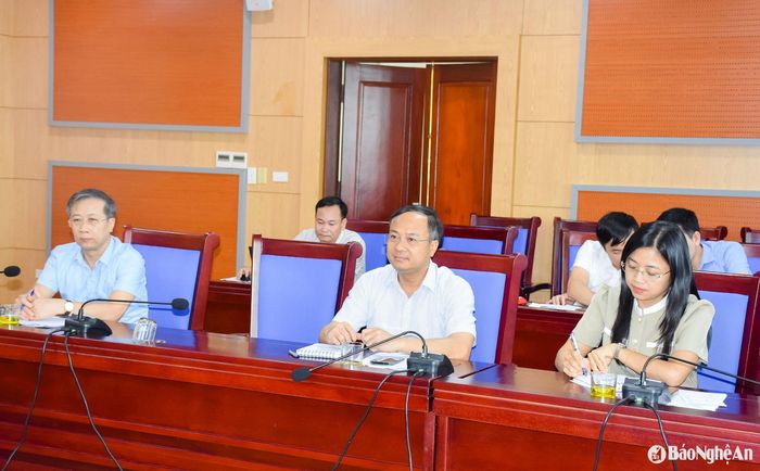 Đại diện lãnh đạo các sở, ban, ngành tham dự phiên thẩm tra. Ảnh: T.L