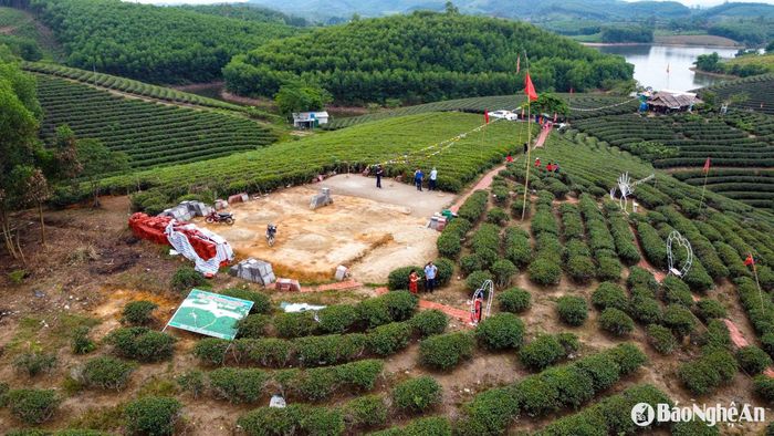 Do Dự án Khu du lịch, dịch vụ hỗn hợp và nghỉ dưỡng Cầu Cau nhiều năm không được chủ đầu tư thực hiện nên trong vùng Đảo Chè - Cầu Cau, xã Thanh An, huyện Thanh Chương đã có những vụ việc xây dựng trái pháp luật. Ảnh: Thành Cường