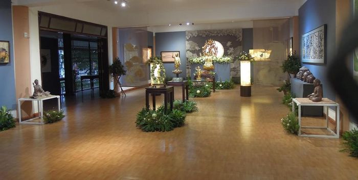 Không gian triển lãm mỹ thuật Phật giáo tại Trung tâm Văn hóa Phật giáo Liễu Quán (15A, Lê Lợi, thành phố Huế)