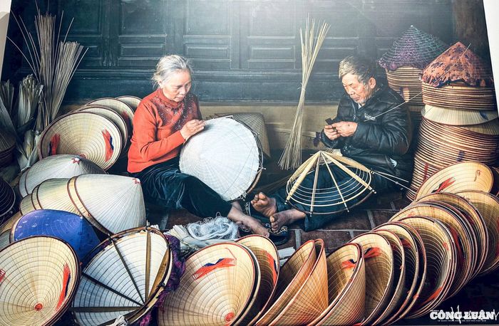 Với Helena Vân, nhiếp ảnh không đơn thuần là một bộ môn nghệ thuật, mà còn là cách kể chuyện, chạm đến tâm hồn và gợi mở ký ức văn hóa dân tộc.