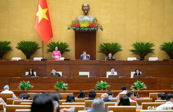 Quang cảnh phiên làm việc sáng 10/5 tại Hội trường Diên Hồng, Nhà Quốc hội. Ảnh: Nghĩa Đức