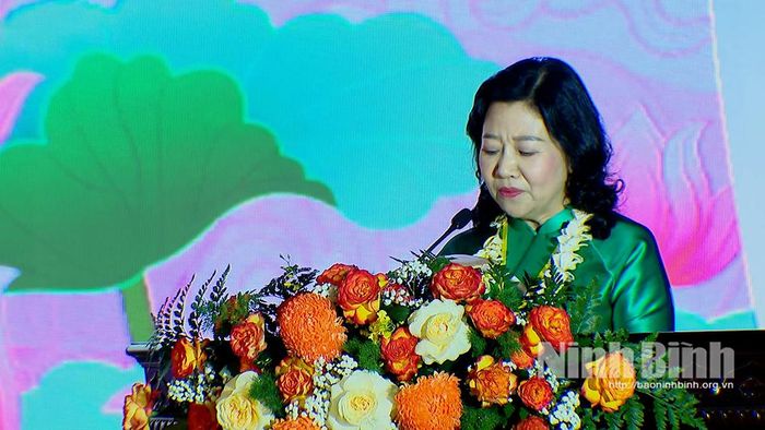 Đồng chí Bùi Mai Hoa, Ủy viên Ban Thường vụ Tỉnh ủy, Trưởng Ban Tuyên giáo và Dân vận Tỉnh ủy phát biểu tại Đại lễ.