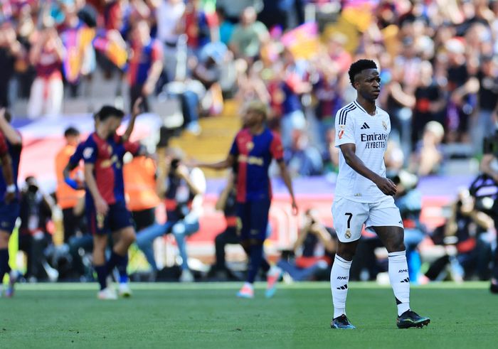  Real Madrid phải chuẩn bị cho các thương vụ lớn, nhằm xây dựng đội hình đủ sức cạnh tranh với Barcelona. 