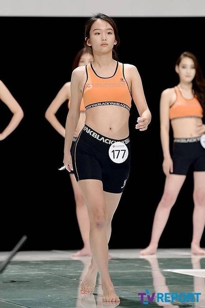 Jin Ki Joo trên sàn catwlak