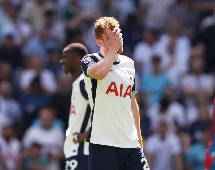 Tottenham đáng được thông cảm hơn MU