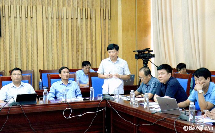 Đồng chí Trần Văn Hiến - Phó Chủ tịch UBND huyện Đô Lương phát biểu về công tác phòng, chống bệnh cho vật nuôi trên địa bàn huyện trên thời gian qua. Ảnh: Xuân Hoàng