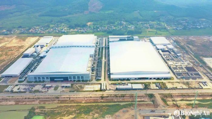 Các nhà máy mới ở khu công ngniệp Hoàng Mai I. Ảnh: Trân Châu