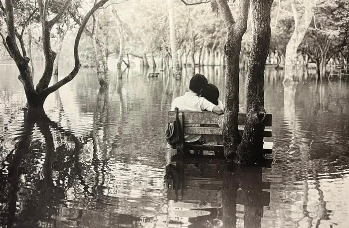 Tác phẩm “Công viên Lê Nin sau ngày mưa rào” (1980) của Nguyễn Hữu Bảo