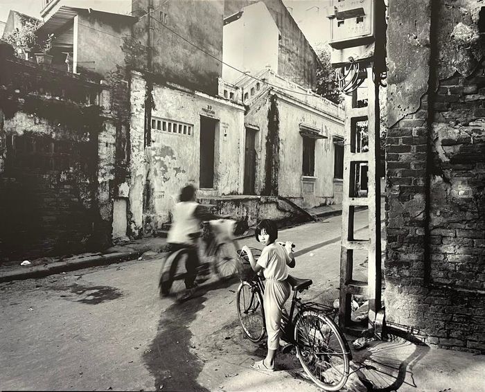 Tác phẩm “Buổi chiều ngõ Trúc Bạch” (2001) của Hoài Linh