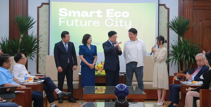 Các đại biểu tham dự hội nghị thảo luận về triển vọng hợp tác sản xuất phim truyền hình, phim lịch sử tại Phú Thọ.