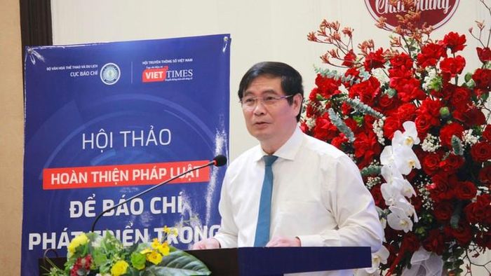 Đồng chí Phan Xuân Thủy, Phó Trưởng Ban Tuyên giáo và Dân vận Trung ương phát biểu khai mạc hội thảo.