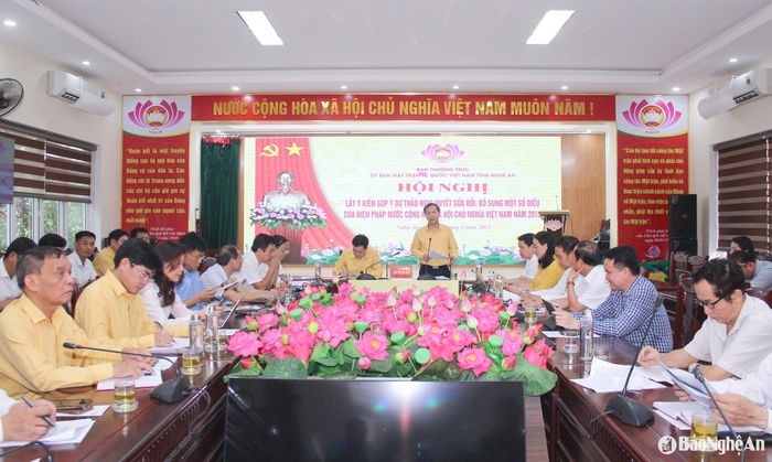 Quang cảnh hội nghị góp ý sửa đổi, bổ sung Hiến pháp năm 2013. Ảnh: Mai Hoa