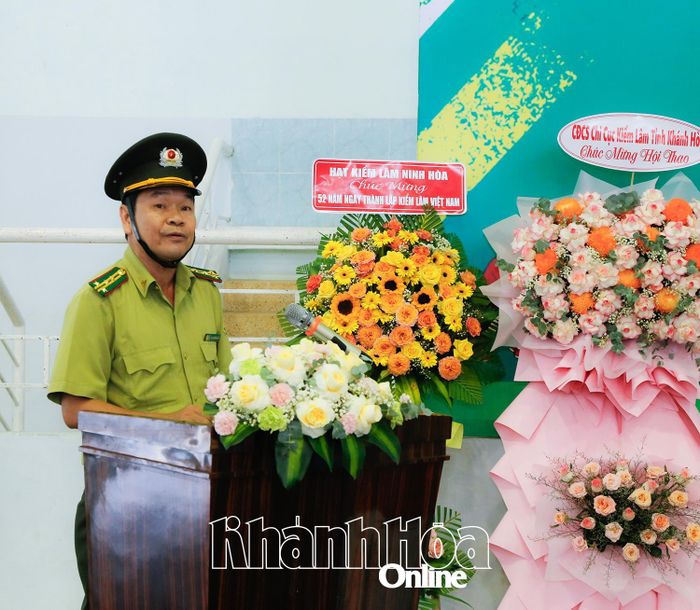 Ông Nguyễn Danh - Chi cục trưởng Chi cục Kiểm lâm Khánh Hòa phát biểu khai mạc hội thao.