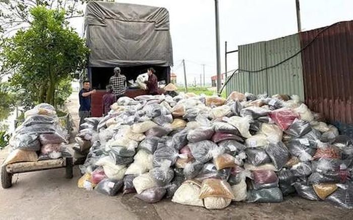Lô hàng 100 tấn thực phẩm chức năng giả bị cơ quan Công an phát hiện, thu giữ