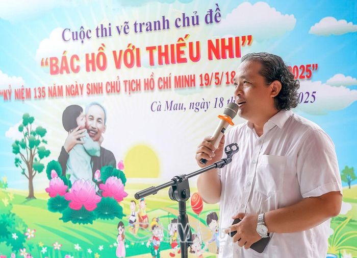 Ông Lê Minh Sơn, Giám Đốc Bảo tàng tỉnh Cà Mau, Trưởng Ban giám khảo, đánh giá cuộc thi.