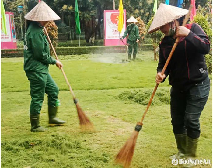 Cỏ trong khu di tích sẽ được cắt mỗi tháng một lần. Ảnh: NVCC